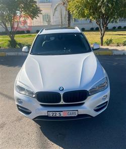 بی ئێم دەبڵیو X6